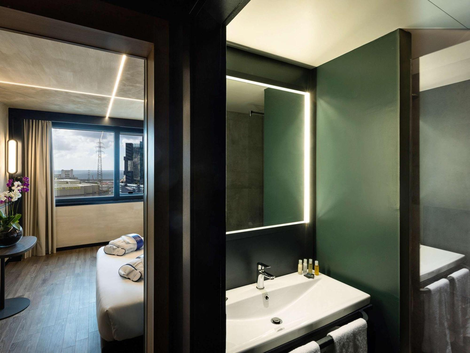 Novotel Hotel 4*